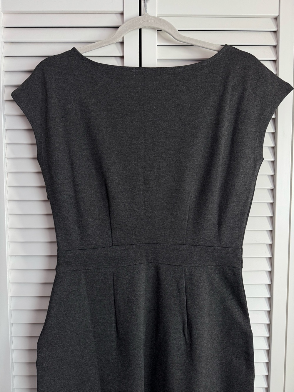 Quince Ultra-Stretch Ponte Cap Sleeve Mini Dress Charcoal Career Small - Picture 8 of 10